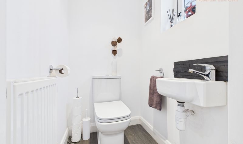 Caughall Road, Upton, CH2