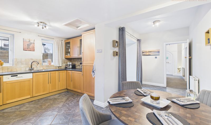 Caughall Road, Upton, CH2