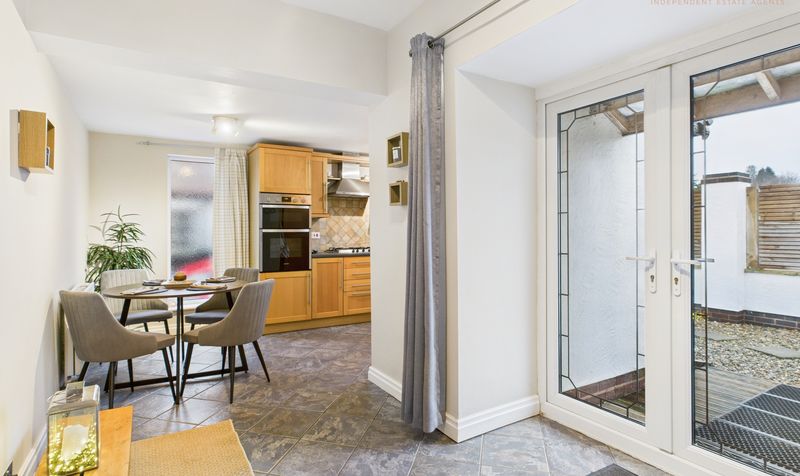 Caughall Road, Upton, CH2