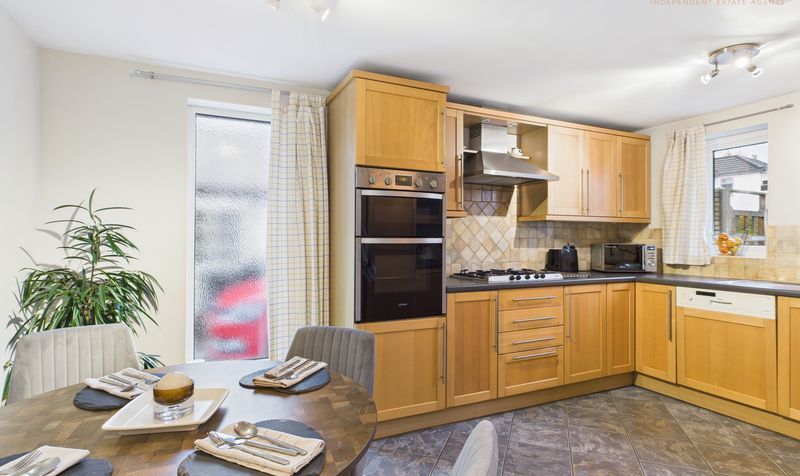 Caughall Road, Upton, CH2