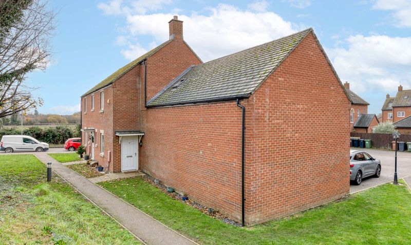 3 Bedroom House For Sale &ndash; Stockbridge Close, Clifton, SG17