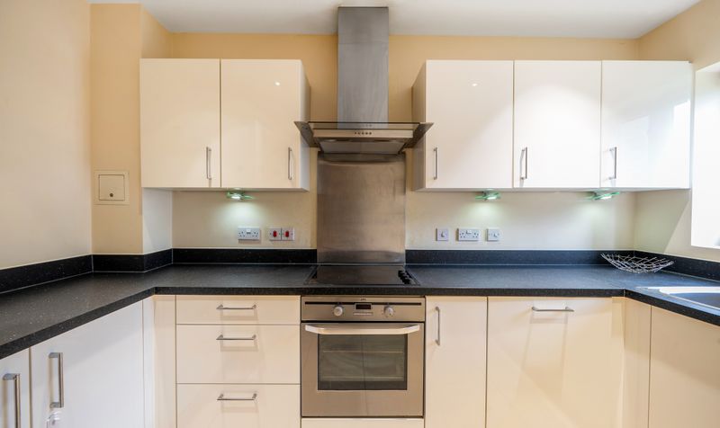 Parkview Way, Epsom, KT19