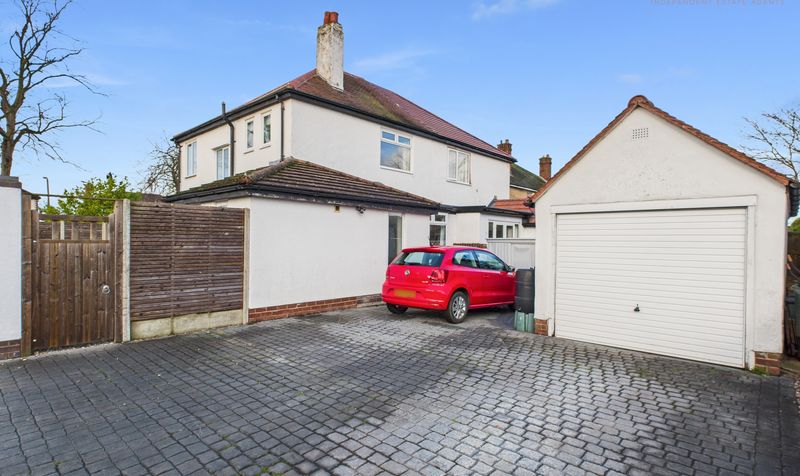 Caughall Road, Upton, CH2