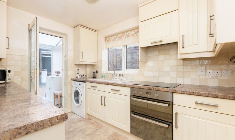 3 Bedroom House For Sale &ndash; Westwood Avenue, Hitchin, SG4 2