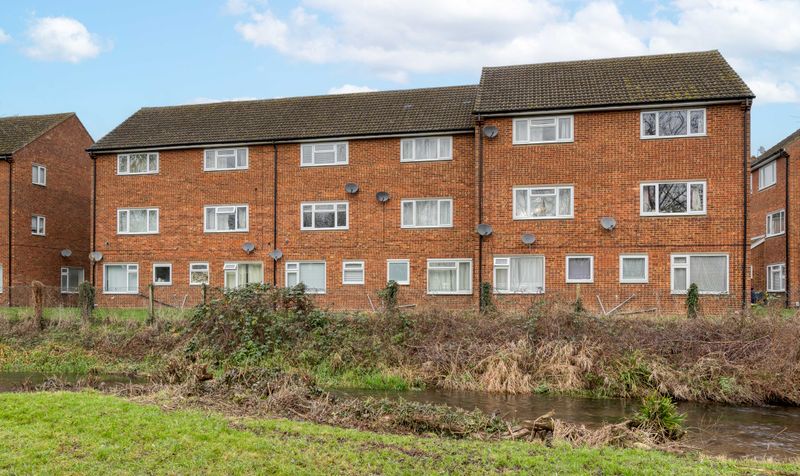 2 Bedroom Flat For Sale &ndash; Icknield Close, Ickleford, SG5