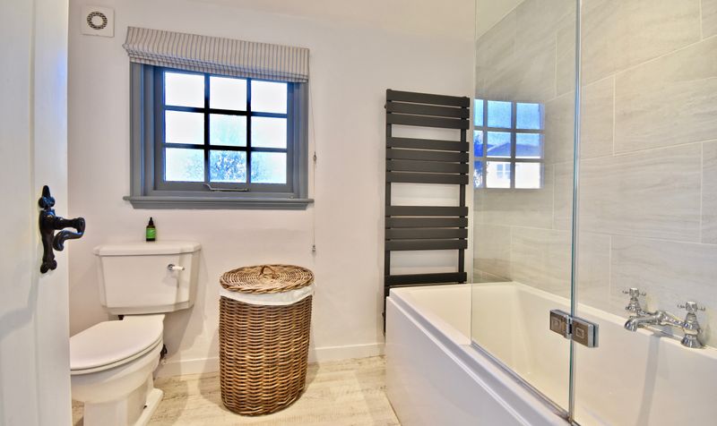 Middle Road, Leatherhead, KT22