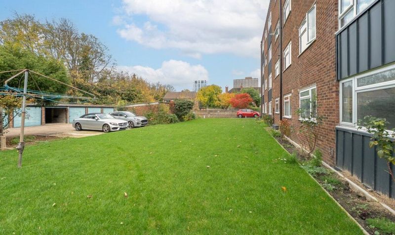 Mulgrave Road, Belmont, SM2
