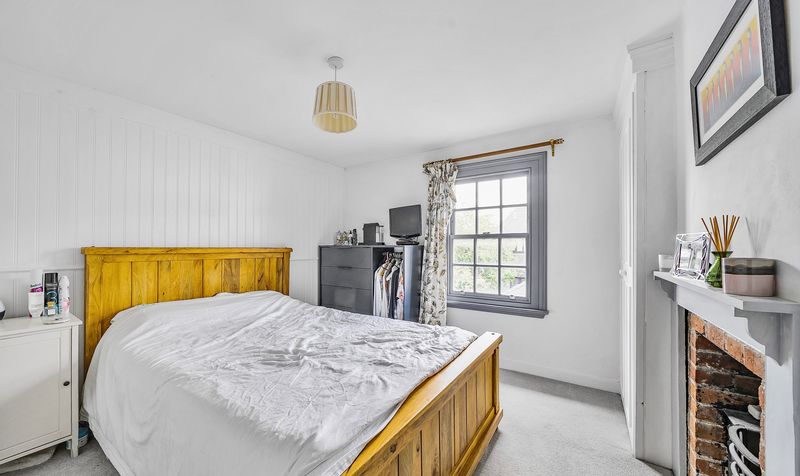 Middle Road, Leatherhead, KT22