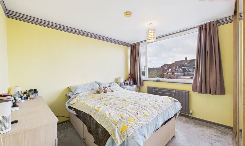 St. James Avenue, Upton, CH2