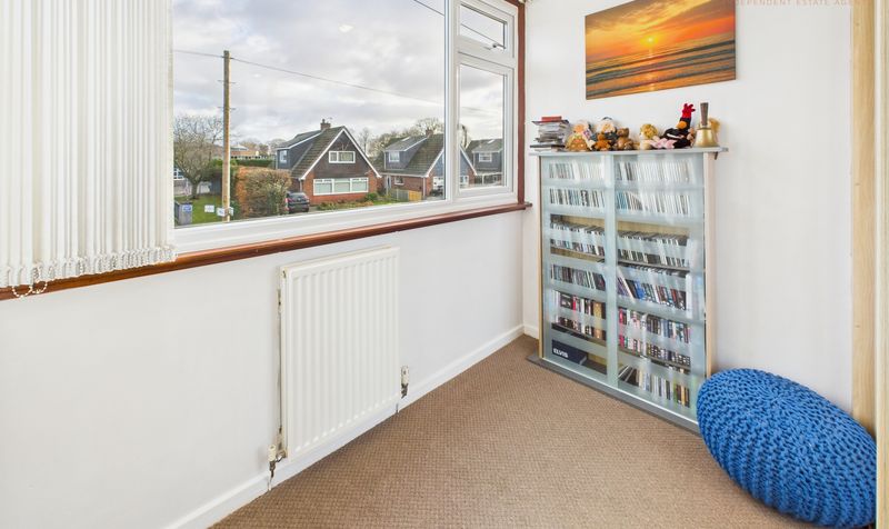 St. James Avenue, Upton, CH2