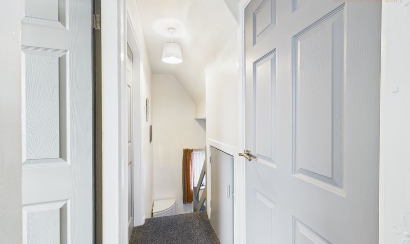 St. James Avenue, Upton, CH2
