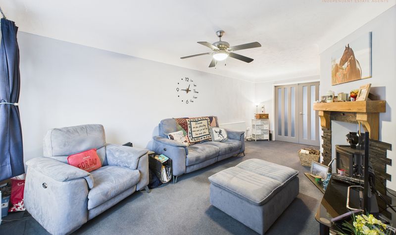 St. James Avenue, Upton, CH2