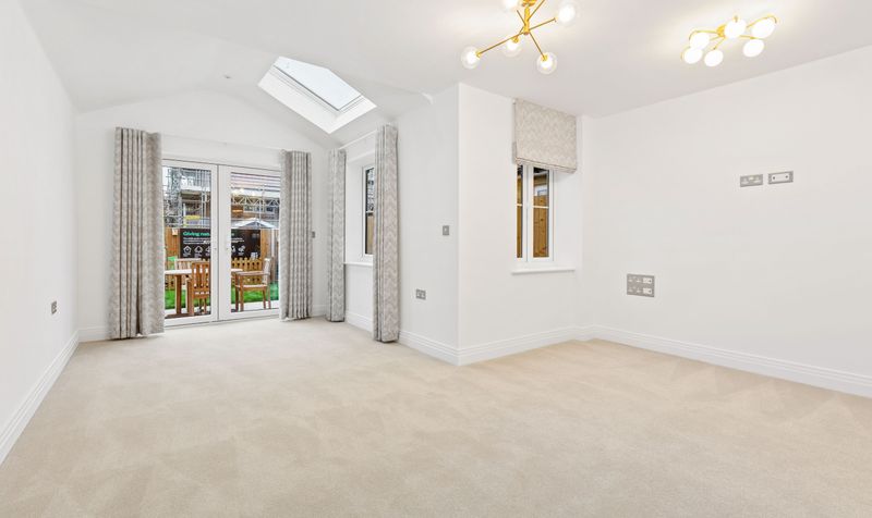 3 Bedroom House For Sale &ndash; Off Graves Paddock, Bates Ave, SG15 2