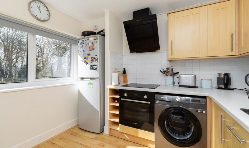 2 Bedroom Apartment For Sale &ndash; Pirton Road, Hitchin, SG5 2