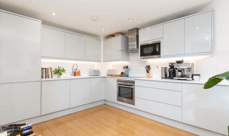 2 Bedroom Flat For Sale &ndash; Paynes Park, Hitchin, SG5 3