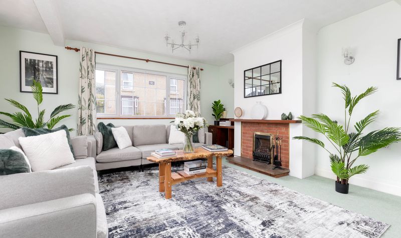 5 Bedroom House For Sale &ndash; Clifton Road, Shefford, SG17 2