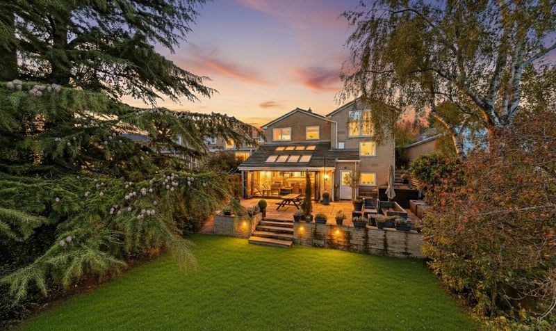 Vine Close, Clifton, HD6