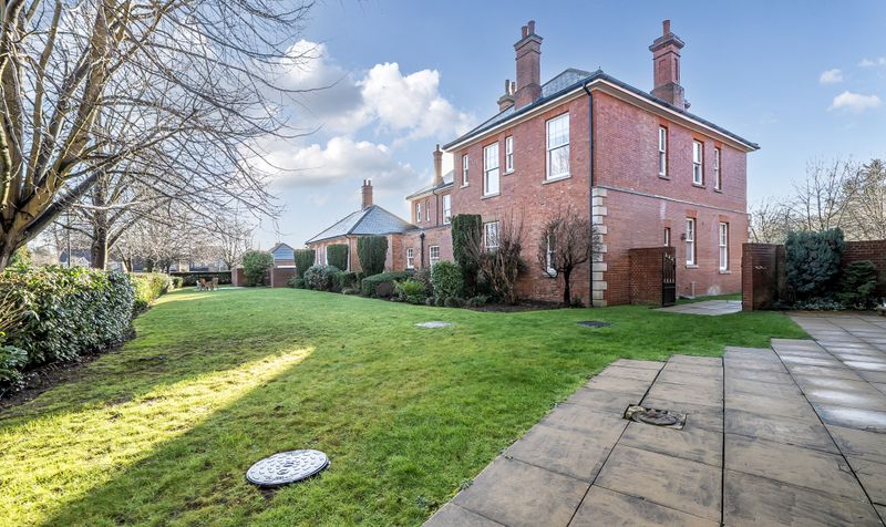 Queen Alexandras Way, Canterbury House Queen Alexandras Way, KT19