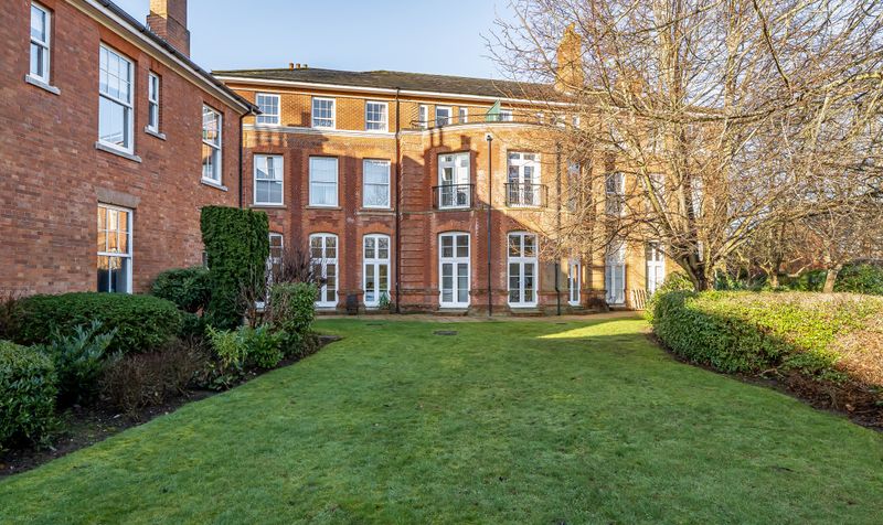 Queen Alexandras Way, Canterbury House Queen Alexandras Way, KT19