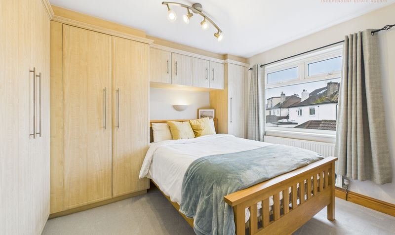 Caughall Road, Upton, CH2