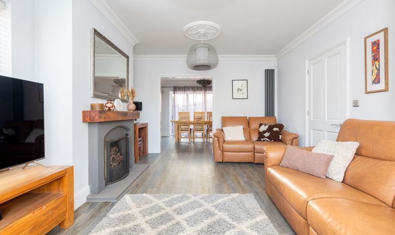 5 Bedroom House For Sale &ndash; Fleming Drive, Fairfield, SG5 3