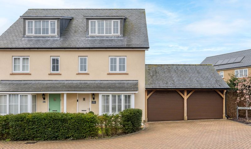 4 Bedroom House For Sale &ndash; Walnut Tree Way, Meppershall, SG17