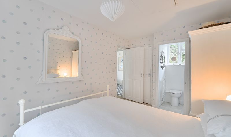 Headley Road, Epsom, KT18