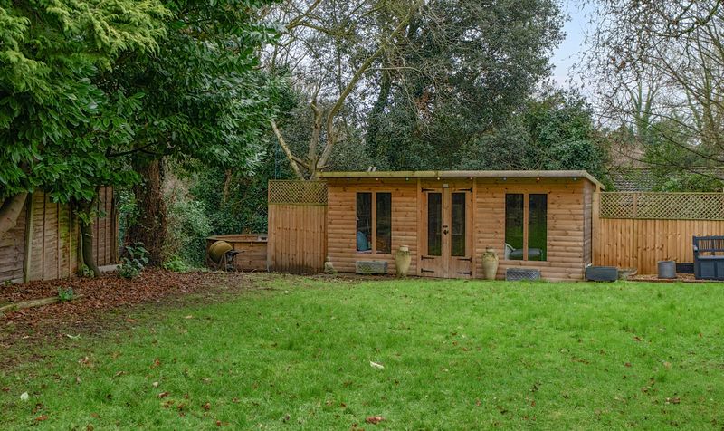 Headley Road, Epsom, KT18