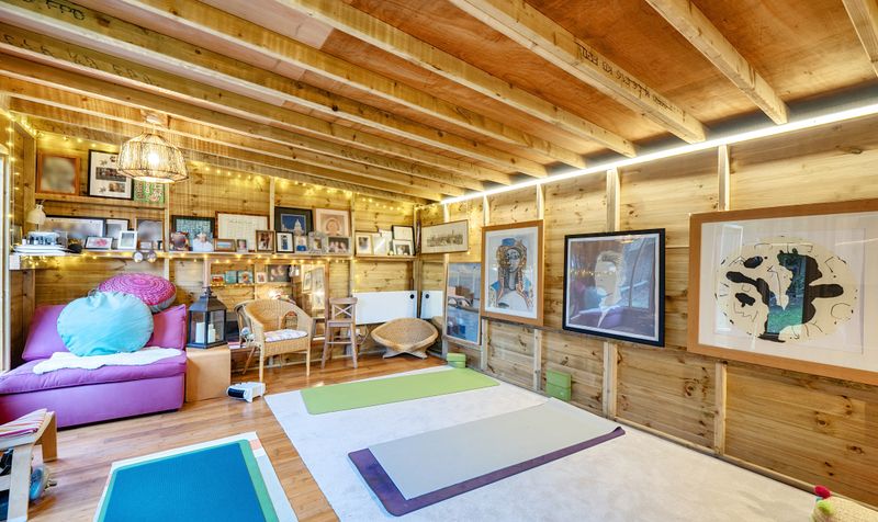 Headley Road, Epsom, KT18