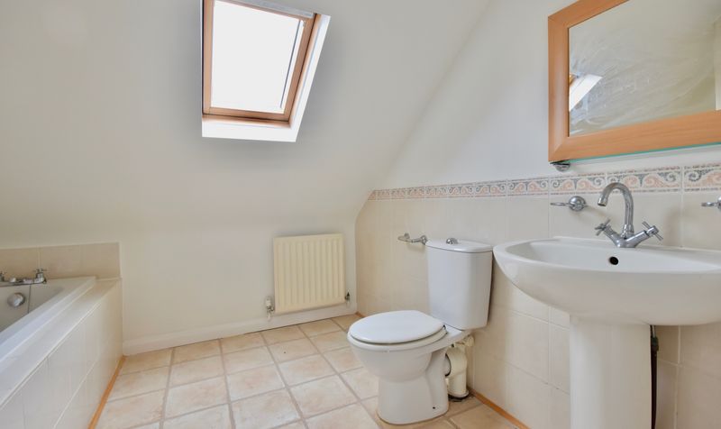 Petters Road, Ashtead, KT21