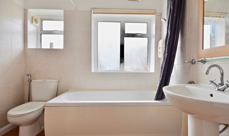 Petters Road, Ashtead, KT21