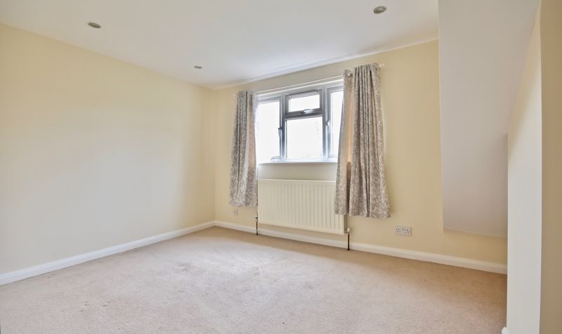 Petters Road, Ashtead, KT21