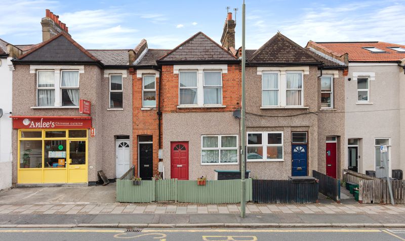 6 Churchfields Road Image