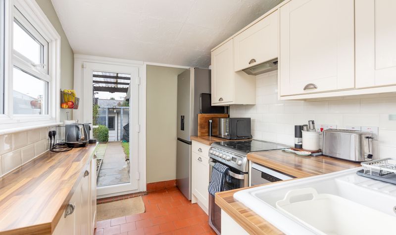 2 Bedroom House For Sale &ndash; Conquest Close, Hitchin, SG4 2