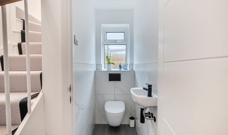 Lindsay Close, Epsom, KT19