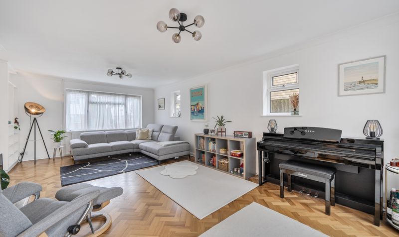 Lindsay Close, Epsom, KT19
