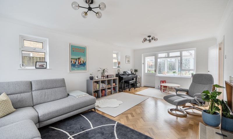 Lindsay Close, Epsom, KT19
