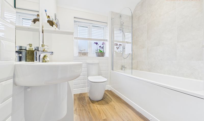Mercia Grove, Saighton, CH3