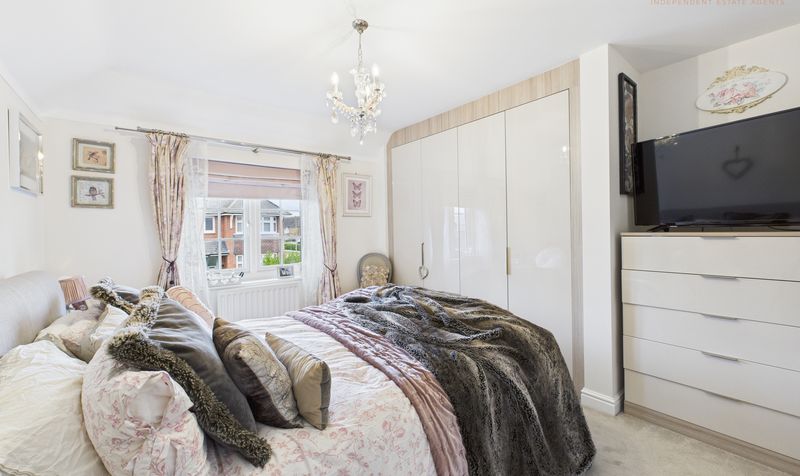 Mercia Grove, Saighton, CH3