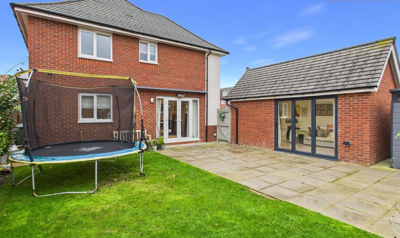 Mercia Grove, Saighton, CH3