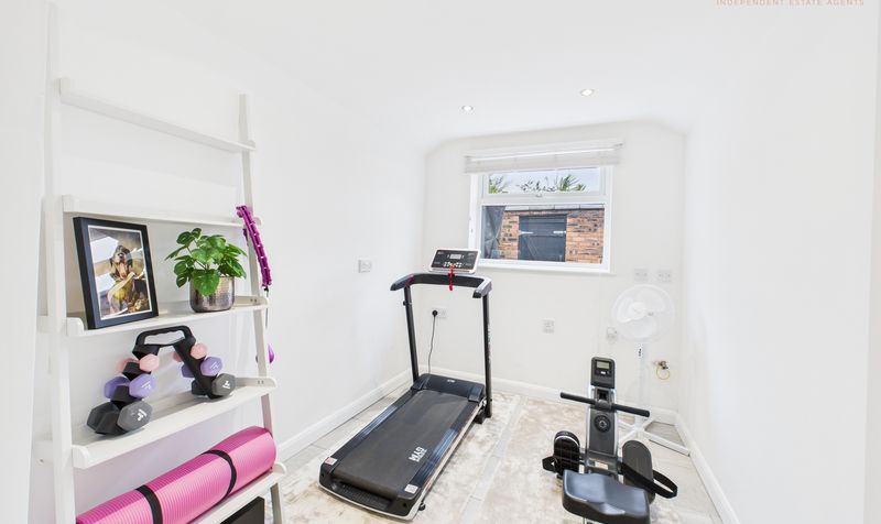 Filkins Lane, Boughton, CH3