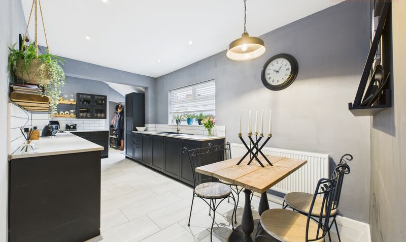 Filkins Lane, Boughton, CH3