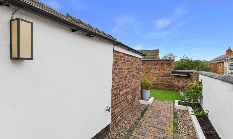 Filkins Lane, Boughton, CH3