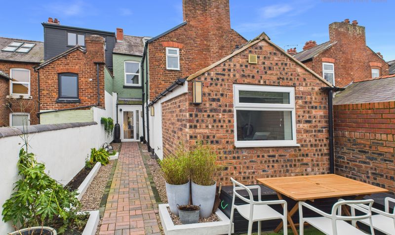 Filkins Lane, Boughton, CH3