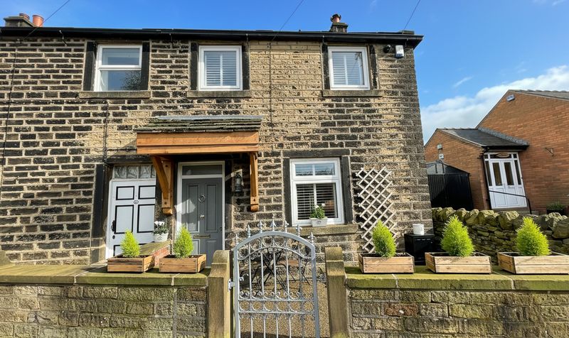 Chapelgate, Scholes, HD9