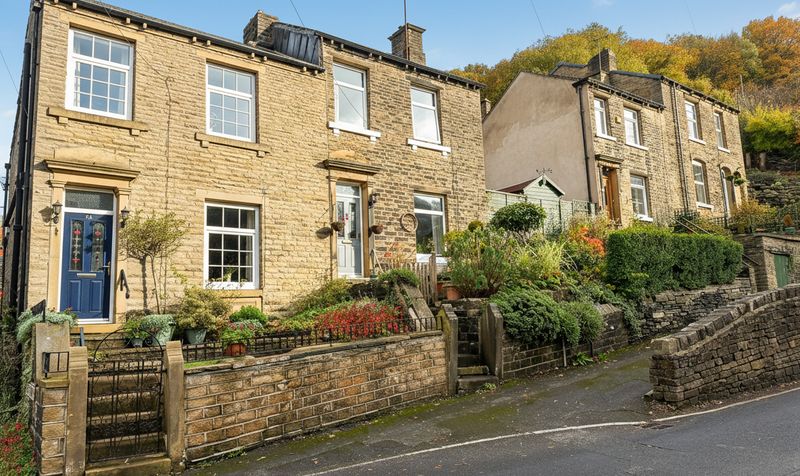 Wood End Road, Huddersfield, HD4