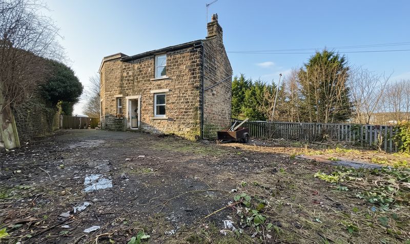 Lower Quarry Road, Huddersfield, HD5