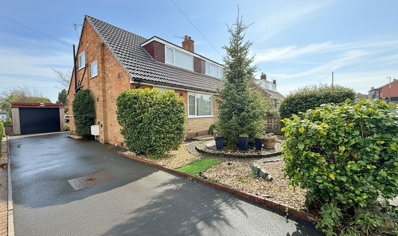 Marten Drive, Huddersfield, HD4