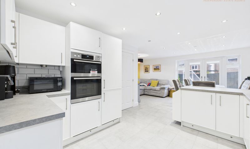 Carlton Meadows, Llay, LL12