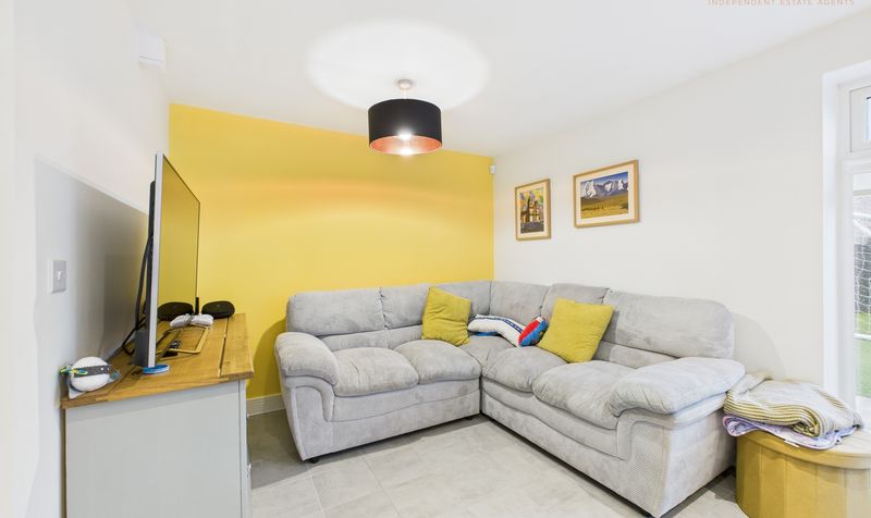 Carlton Meadows, Llay, LL12
